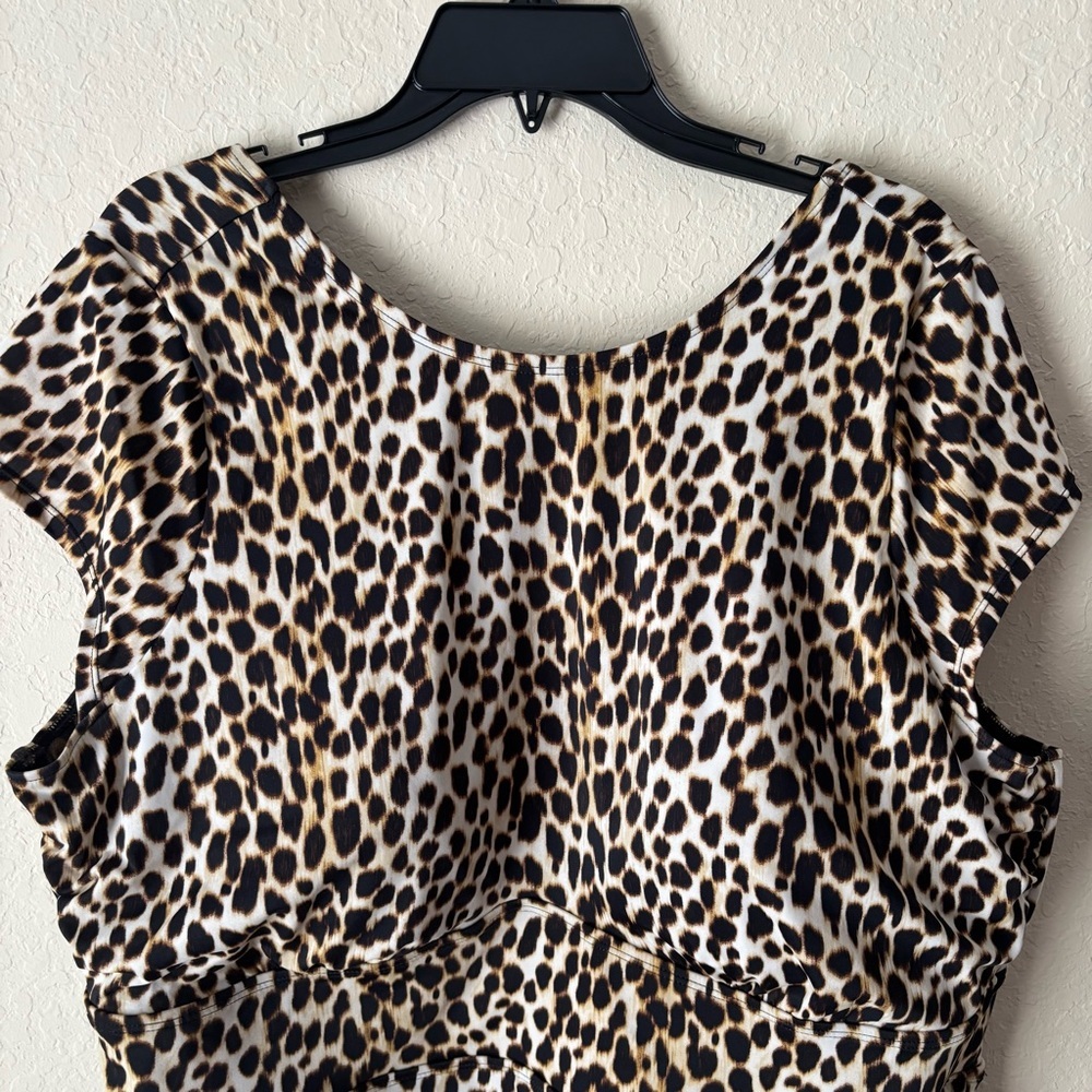 torrid | Women's Leopard Animal Print Cap Sleeve One Piece Swimsuit Size 4X - Picture 3 of 10